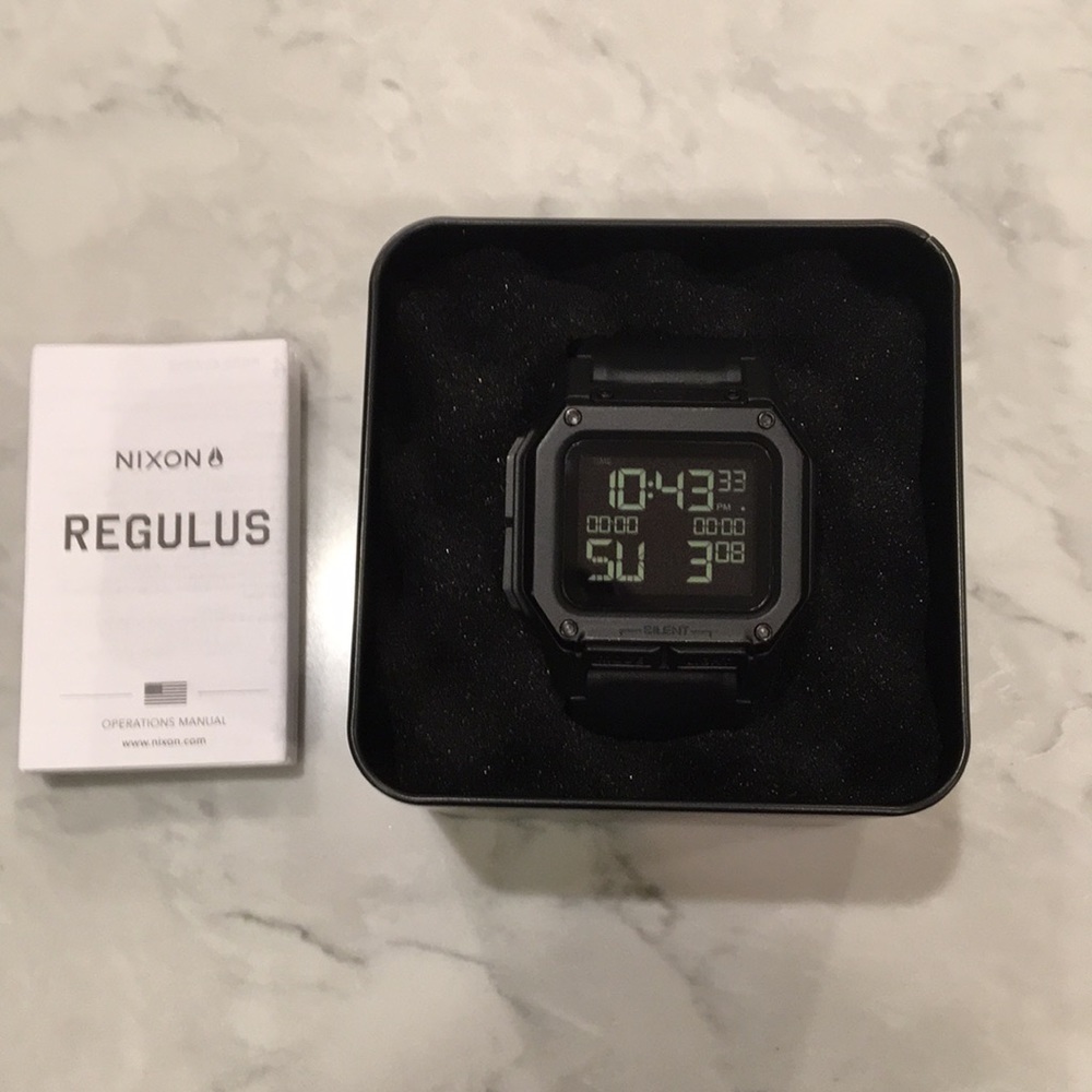 Nixon REGULUS